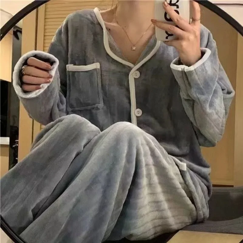 2024 New Little Bear Coral Plush Pajamas Women's Winter Lazy Style Loungewear Simple and Thickened V-neck Loose Homewear Set