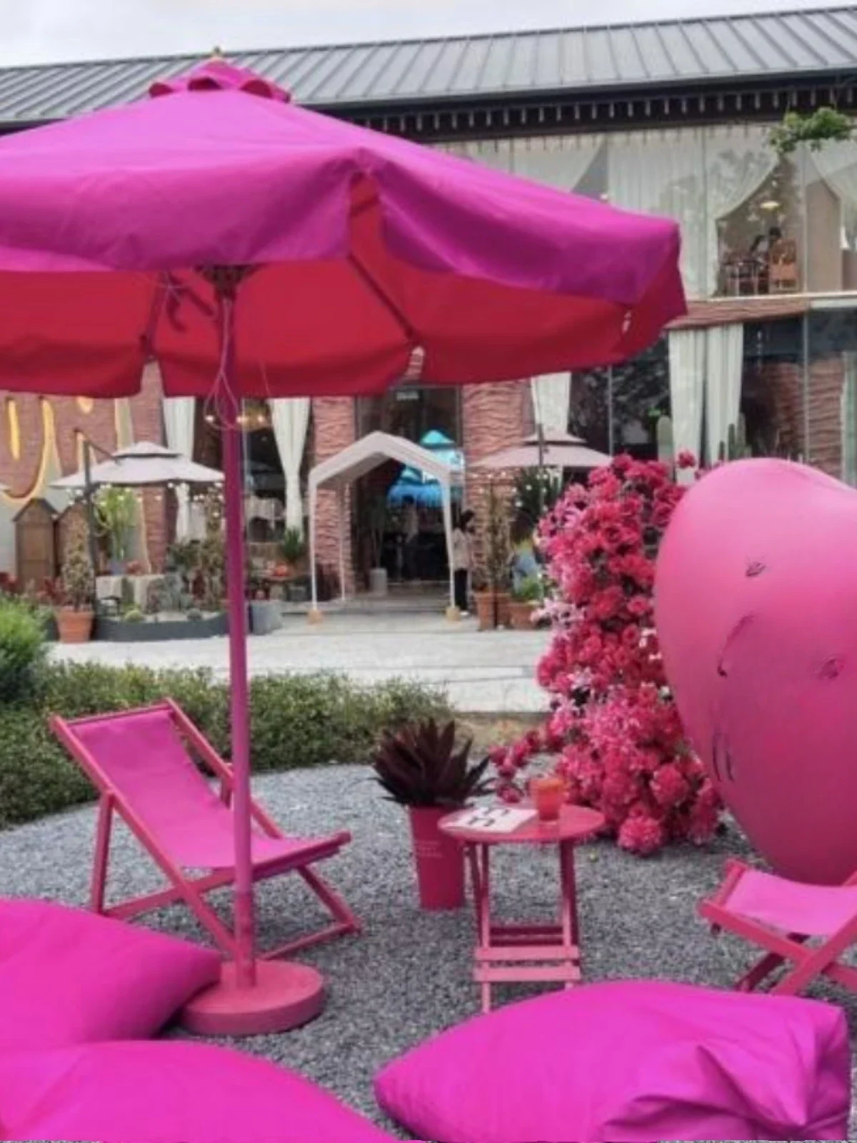 Rose red beach chair parasol clock in pink