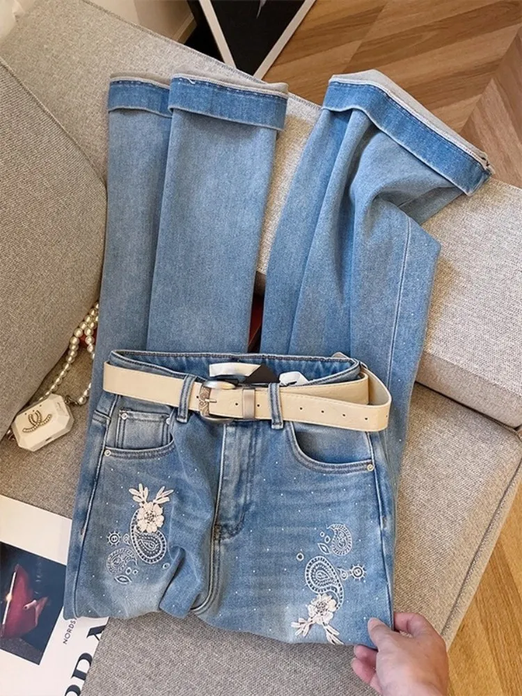 Nuovi jeans da donna con ricamo floreale di design Fodera in pile invernale Pantaloni caldi a gamba larga Pantaloni lunghi casual Pantaloni in denim streetwear