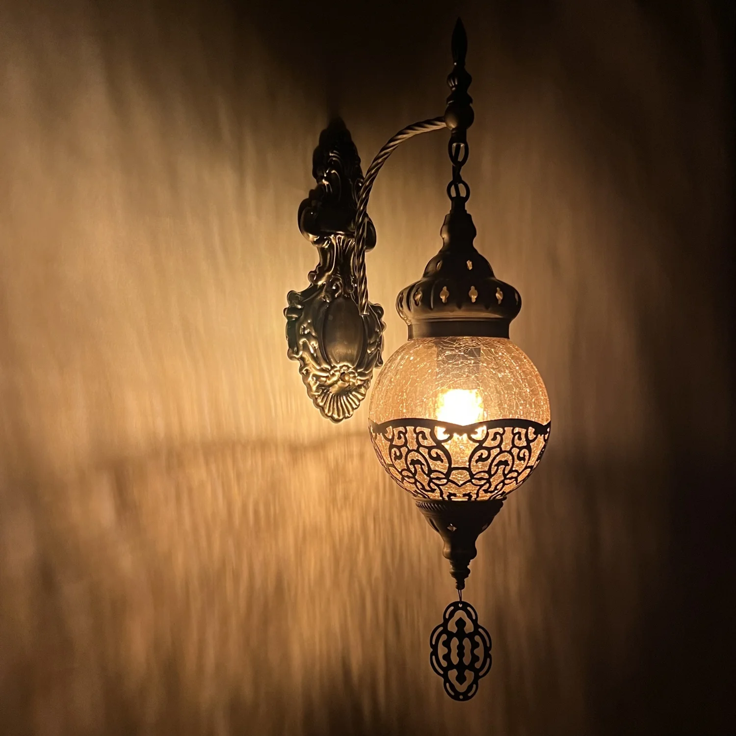 

Featured Hotel Bed and Breakfast Bedroom Bedside Folk Pub Bar Thai SPA Amber Dim Warm Wall Lamp
