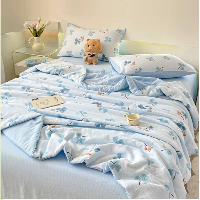 

Summer Air Condition Quilt 4pc with Bedsheet Pillowcase Thin Comforter Full Queen Breathable Bed Travel Quilts Throw Blanket