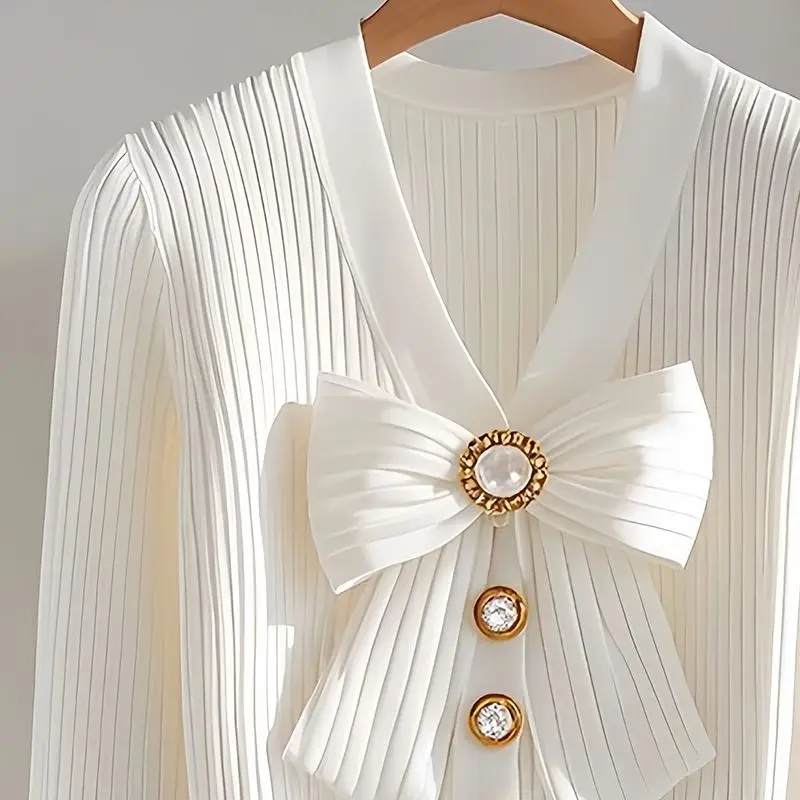 White V-neck Bow Long Sleeved Sweater Knit Top New Women\'s Clothing