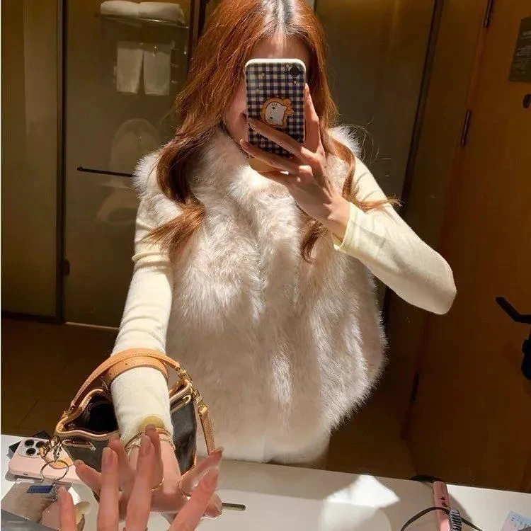 Elegant Thickened Short White Fur Vest Women's Winter Outerwear Small Size Padded Jacket Warm Commute Style Loose Fit Biker