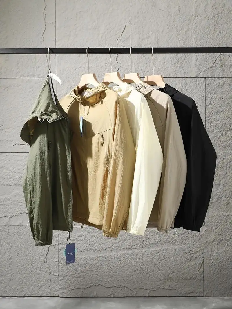 

Легкая летняя мужская тонкая дышащая кожа для улицы, защита от солнца, повседневная куртка с капюшоном, свободная посадка, молодежная длинная ...