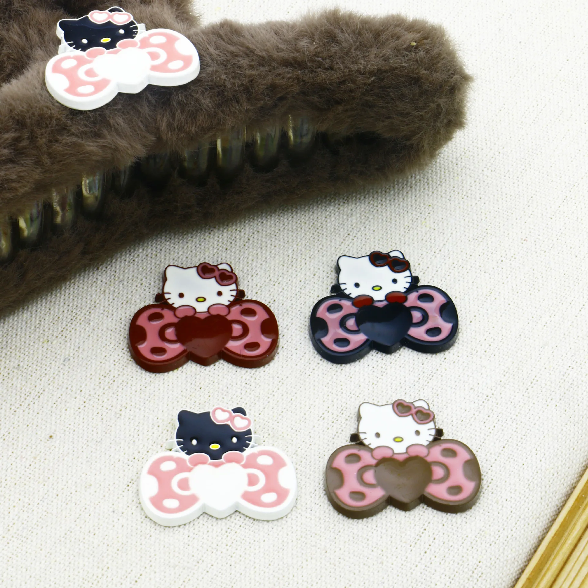 

kawaii hello kitty cute soft and sweet metal DIY alloy jewelry mobile phone case accessoriesheaddress shoes decoration materials