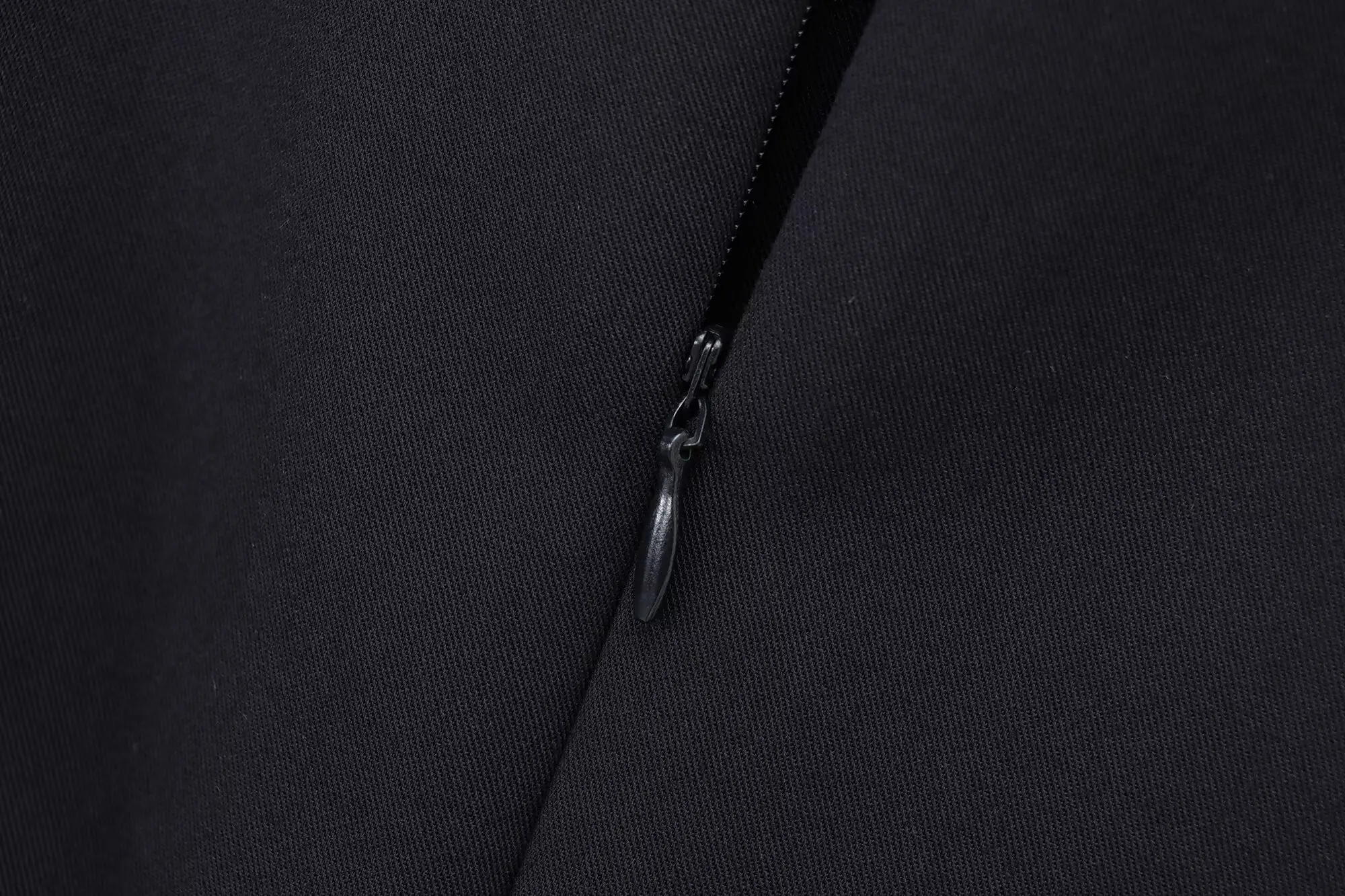 2025년 겨울 신상 여성 프렌치 지퍼업 라운드넥 민소매 허리 스커트 플리츠 밑단 탑