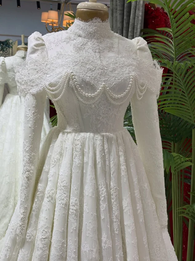 Vintage High Neck Lace Wedding Dress Puff Long Sleeves Pearl Chain Decoration A‑Line Muslim Modest Bridal Gown Customized