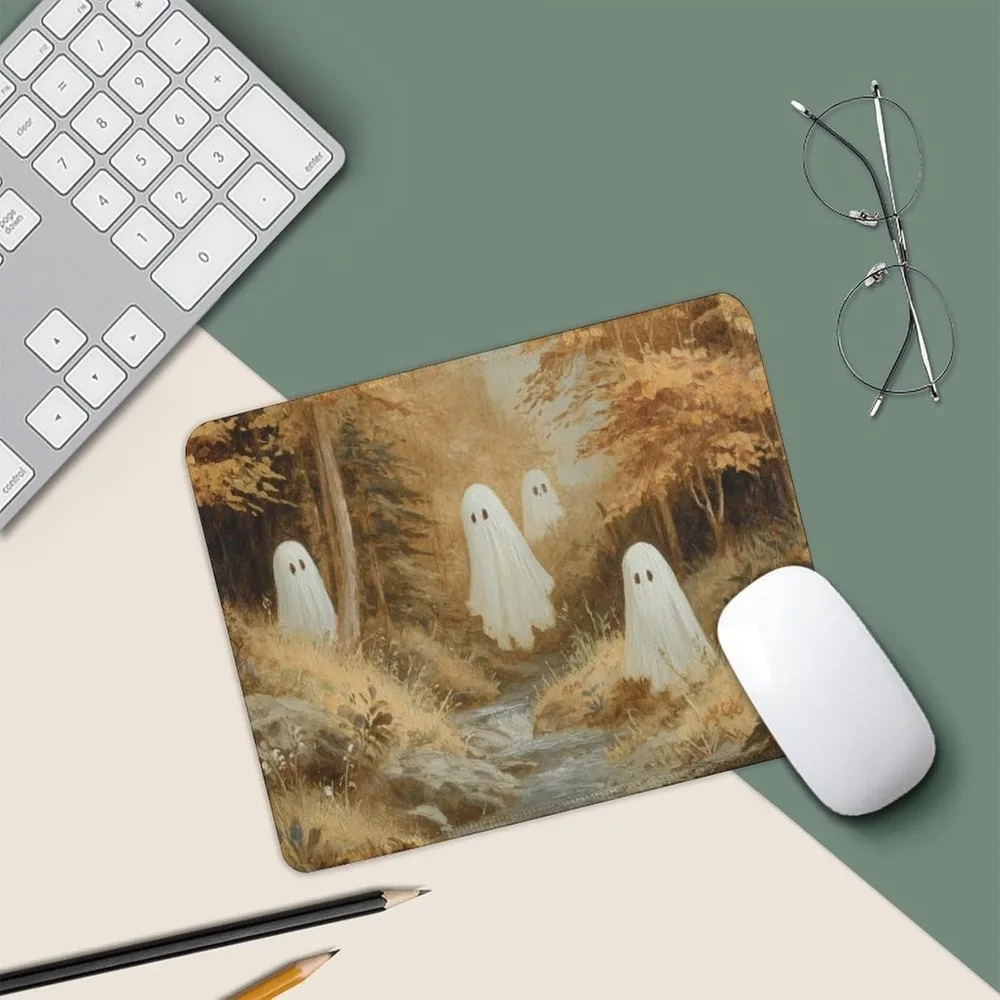 Mauspad mit Herbstwaldmotiv und niedlichen weißen Geistern, rutschfeste Gummiunterseite für kleine Büro- und Laptop-Schreibtischgebrauch