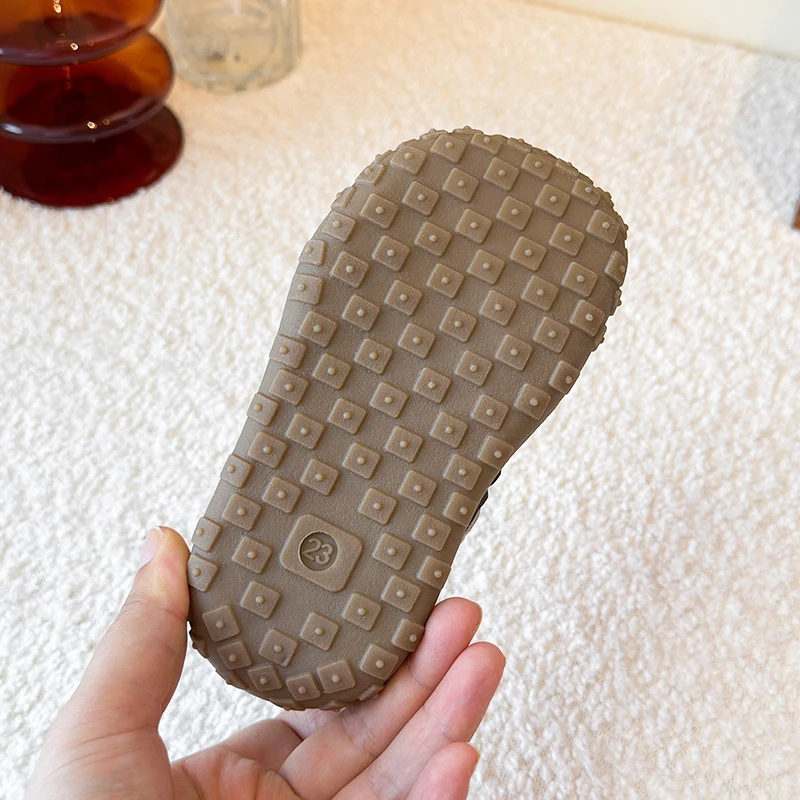 Kinder-Freizeitsneaker mit doppeltem Klettverschluss, atmungsaktive Mesh-Schuhe für Jungen und Mädchen, leicht für den täglichen Gebrauch. – Detail 10