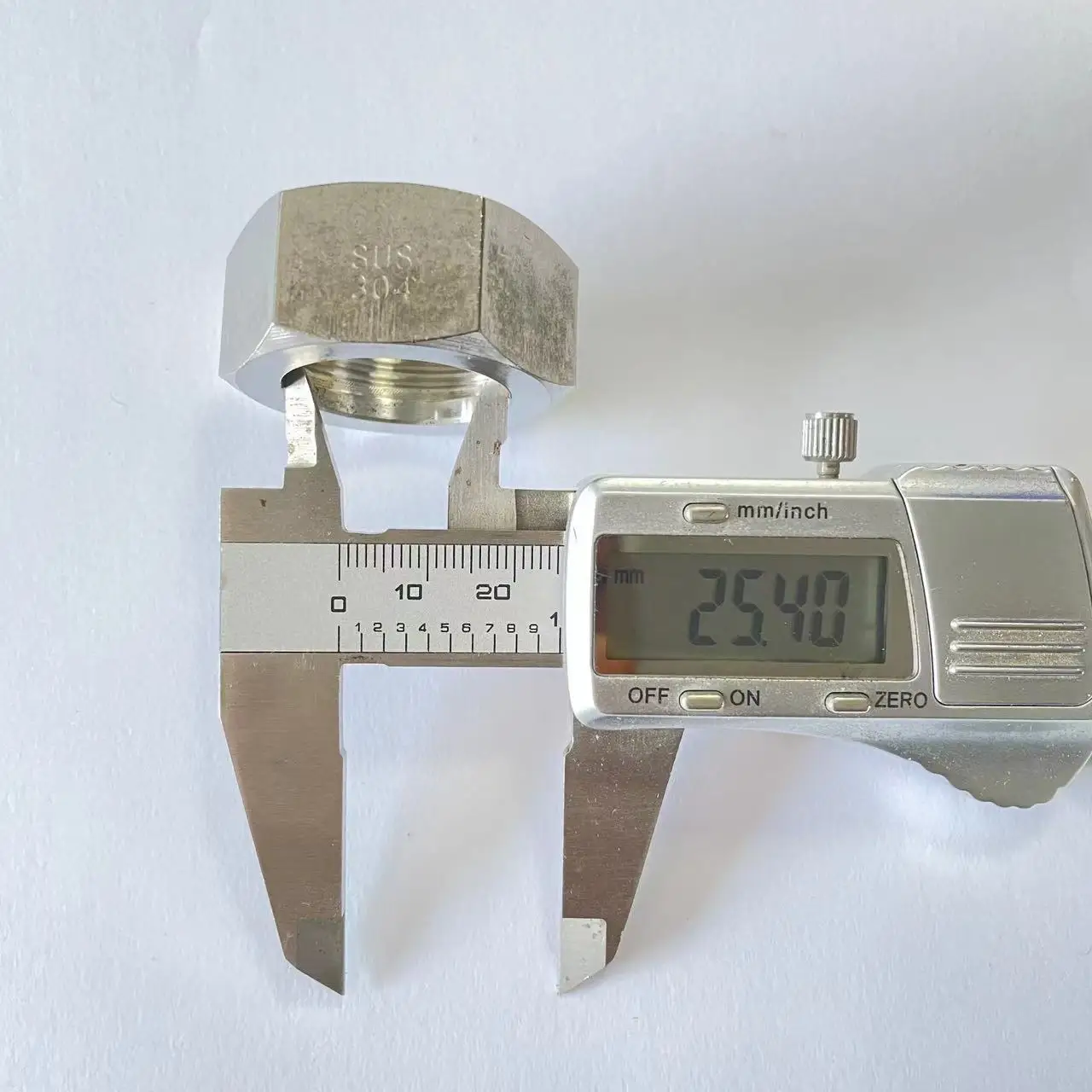 BSPP SUS304 G1 "4 porcas + 4 wahser + 4 anéis de retenção para Diamer externo máximo Tubo corrugado de aço inoxidável de 25,3 mm da tecnologia iSentrol