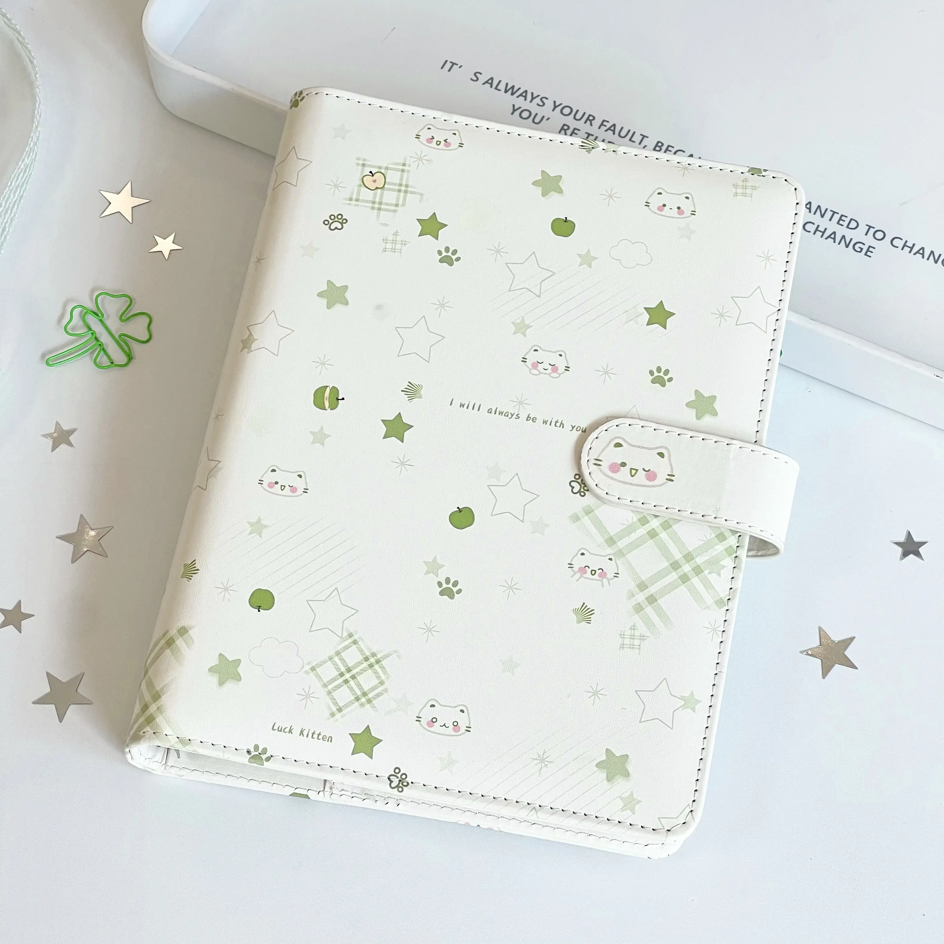 

Kawaii A5 PU Leather Photo Card Album, Cute Checkered Star Cat 4-Slot Binder, High Capacity Storage Book for Polaroid Pictures