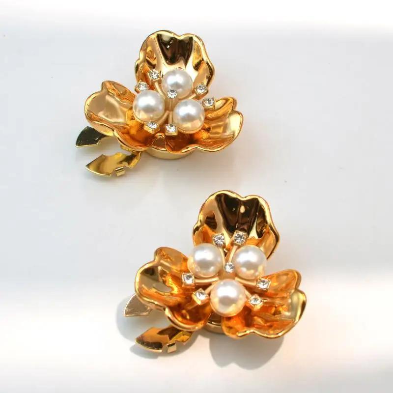 Three-petal Flower Pearl Cufflinks Rhinestone Embellished Clips Shirt Dress Two-in-One Seamless Installation Christmas Gift