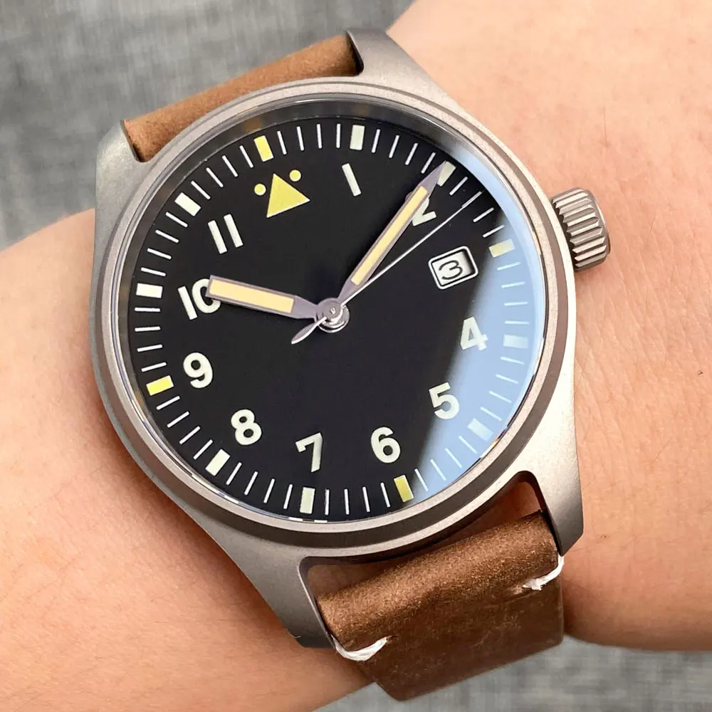 Licht 39mm Titan Uhr Saphirglas 20ATM Tauchen NH35A Automatische Pilot Business Männer Uhr Lederband Vintage Leuchtende