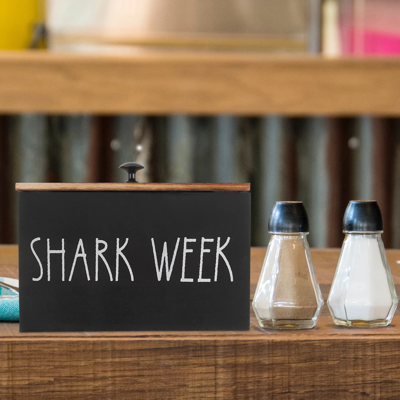 

Wood Garlic Keeper Rustic Garlic Holder Storage Box Farmhouse Organizer Saver Container for Kitchen Countertop Use