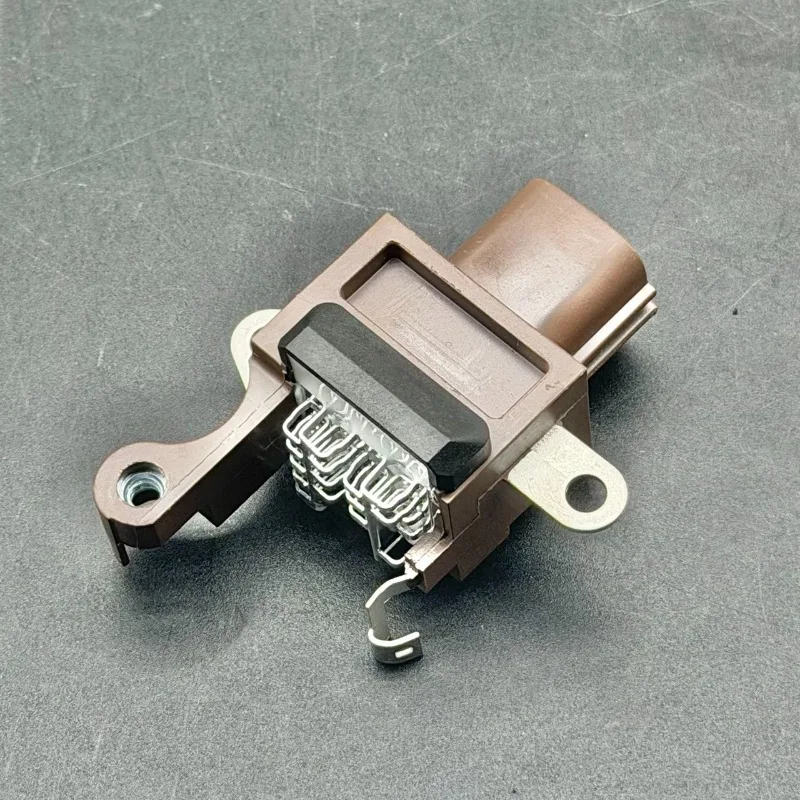 For Toyota CAMRY Prado CROWN HIGHLANDER COROLLA VIOS Generator Regulator 1pcs