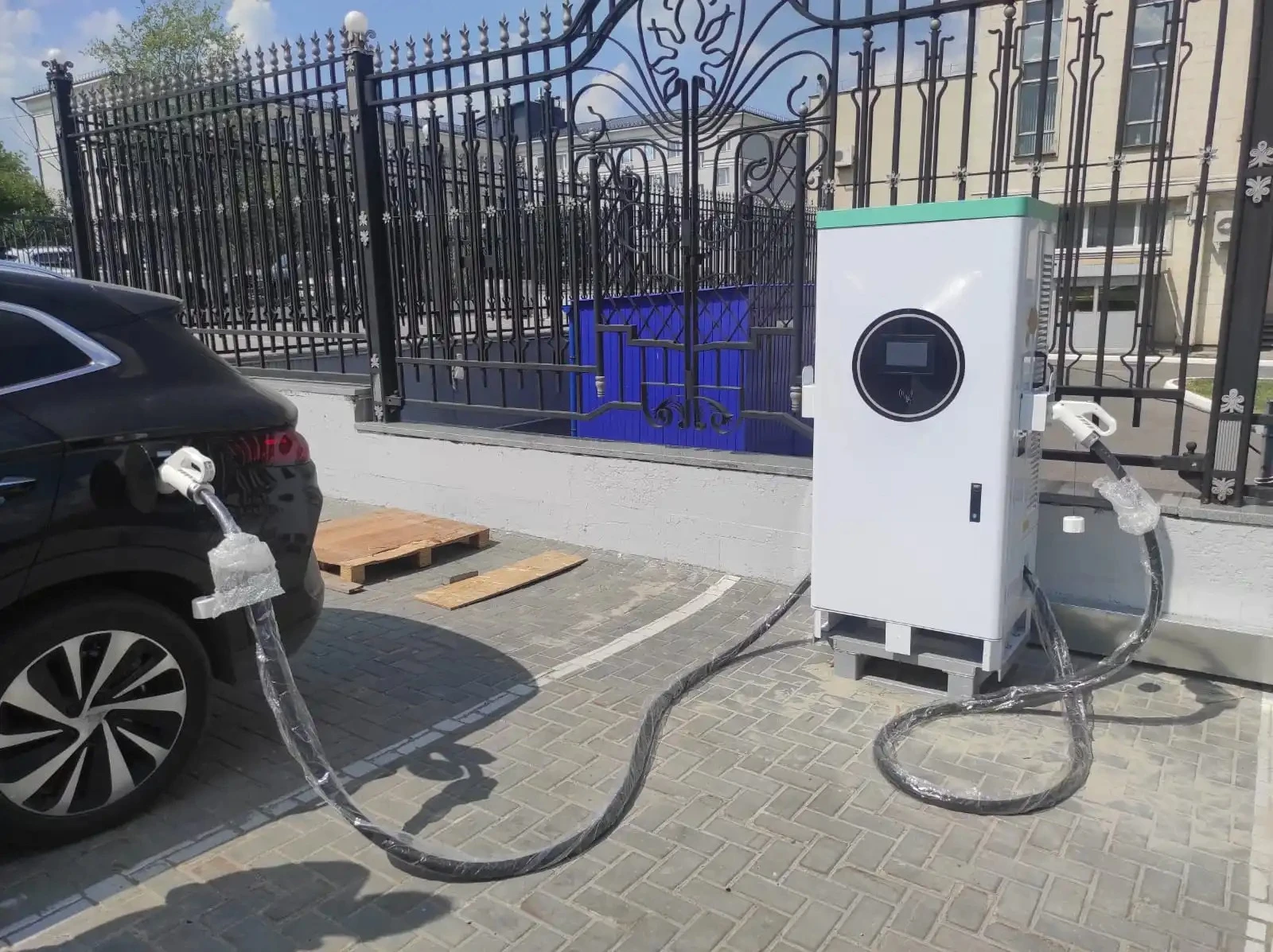 For 120kw 150kw 180kw CCS2 Fast DC Charger Electric Vehicle Floor-Mounted Charging Pile Ev Station Ev Manufacturer Good Price