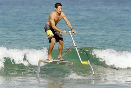 Floating on Water Waterbird Self-Propelled Hydrofoil Water Bike