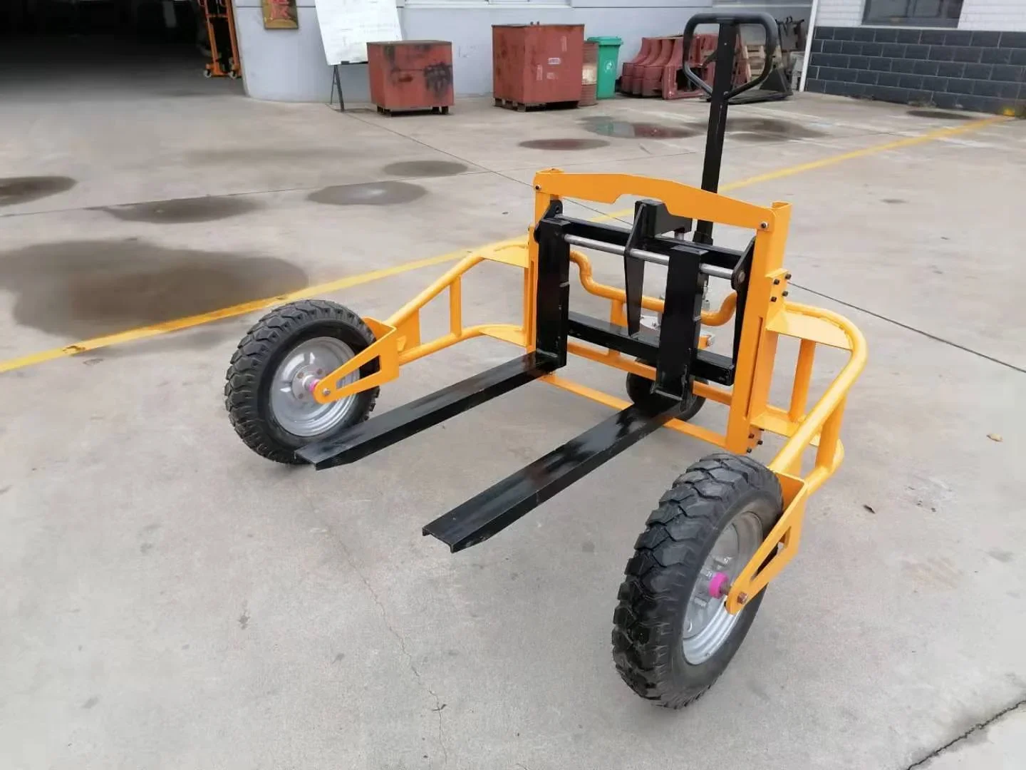 Forklift, electric off-road handling, rubber forklift, mountain bike, widened rubber wheels, customized construction site