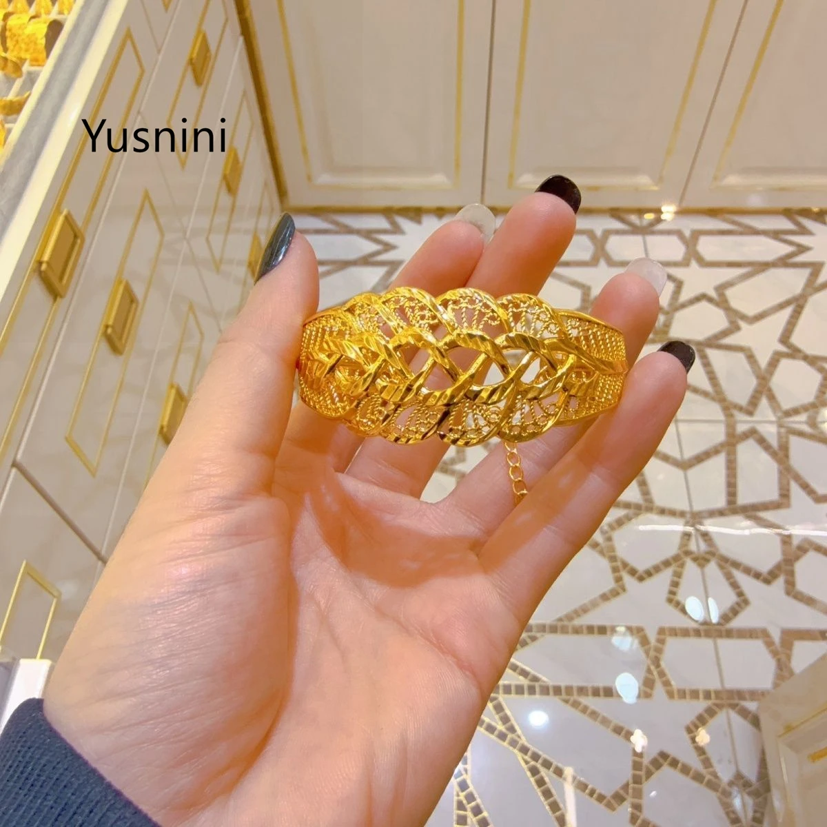 

New French Dubai Fashion High-End 24K Gold Plated Bracelet, Exquisite Engagement Party Jewelry for Your Beloved 888