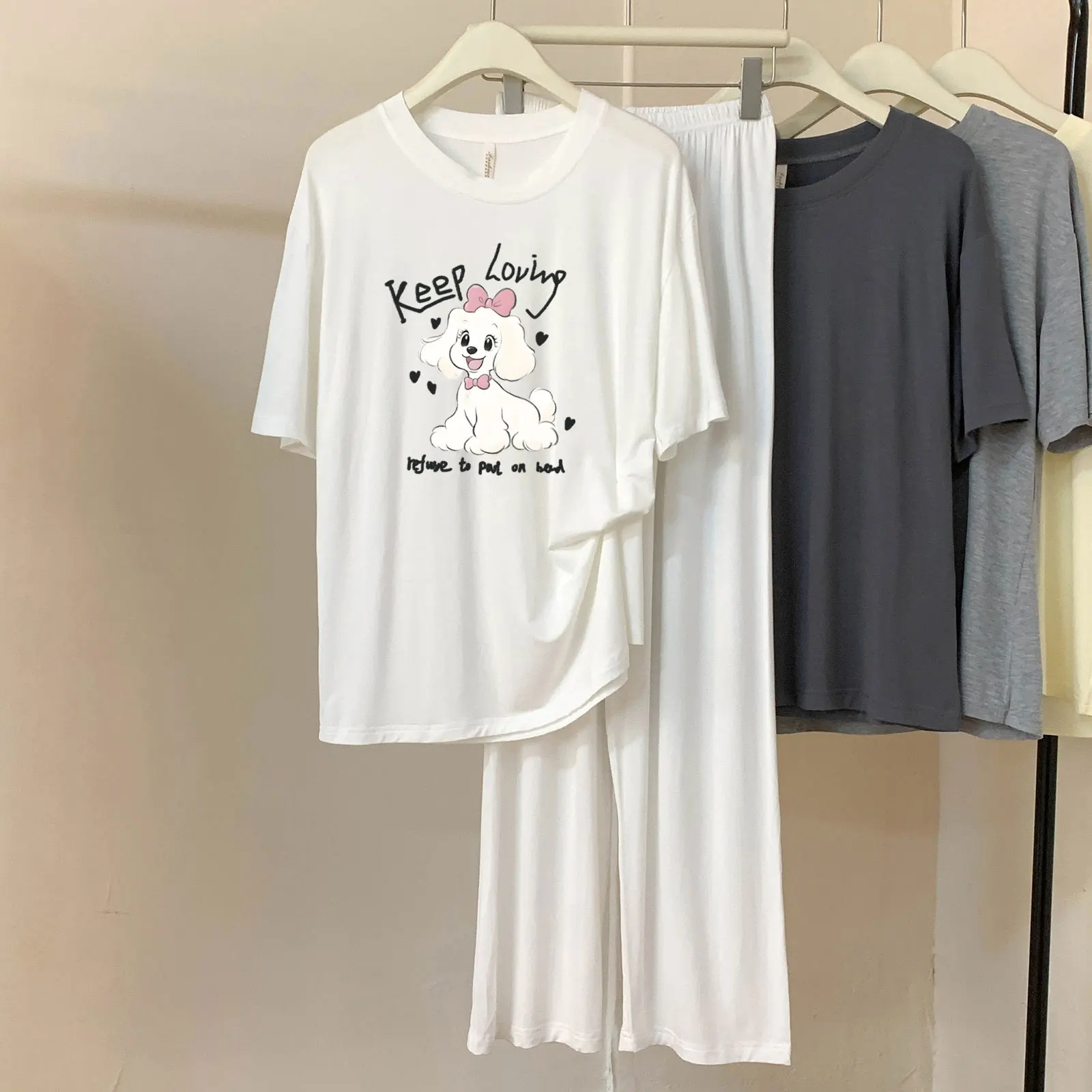 تيار مستمر 116 #     الفراولة الأرنب الكرتون طباعة قطعتين قصيرة طول مشروط القطن قصير الأكمام بنطلون المرأة منامة مجموعة الربيع