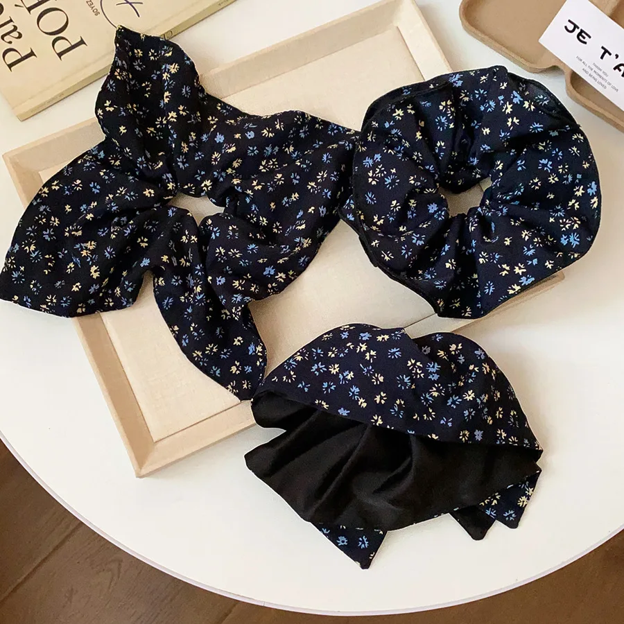 Small Fresh Pleated Floral Fabric Scrunchie for Women Simple Versatile Hair Tie Elegant Charming Hair Accessory Birthday Party M