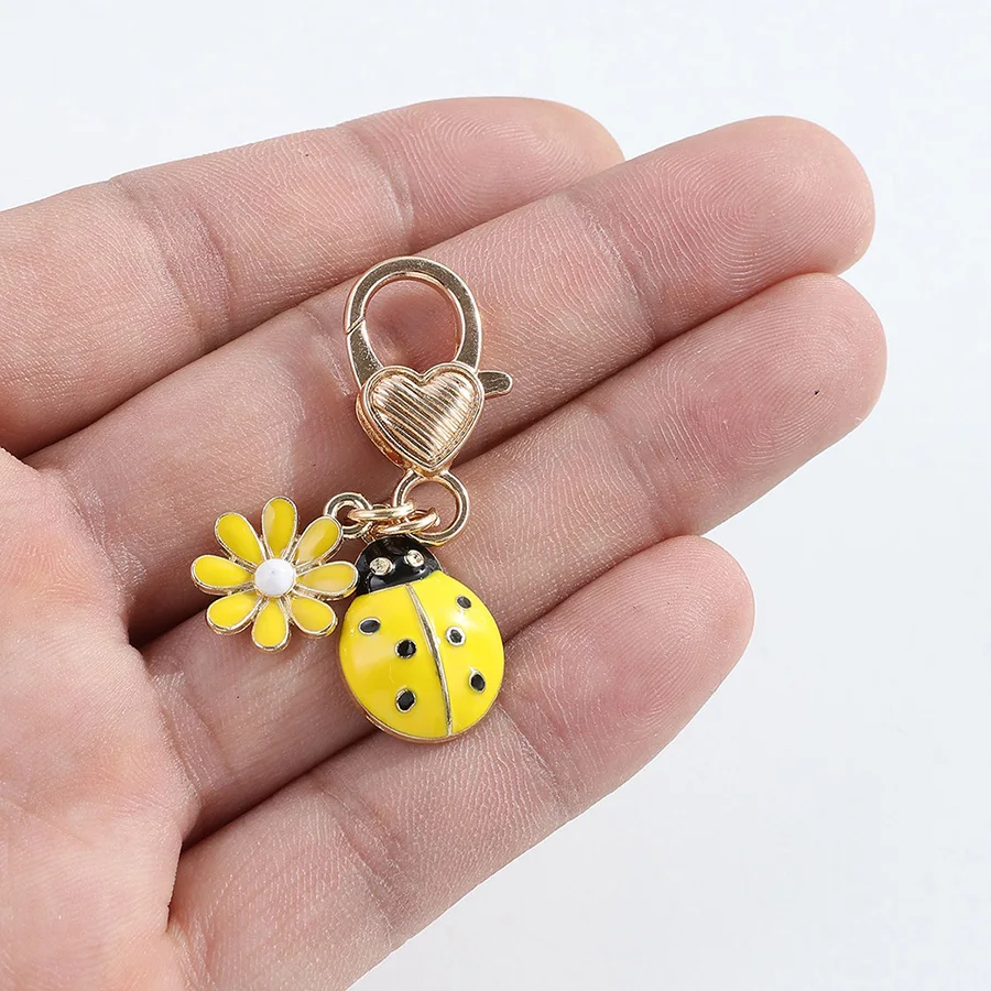 New Beetle Flower Keychain Motorcycle Accessories Unisex Metal Pendant Backpack Key Hang Ornaments Couple Friend Gift Keyholder