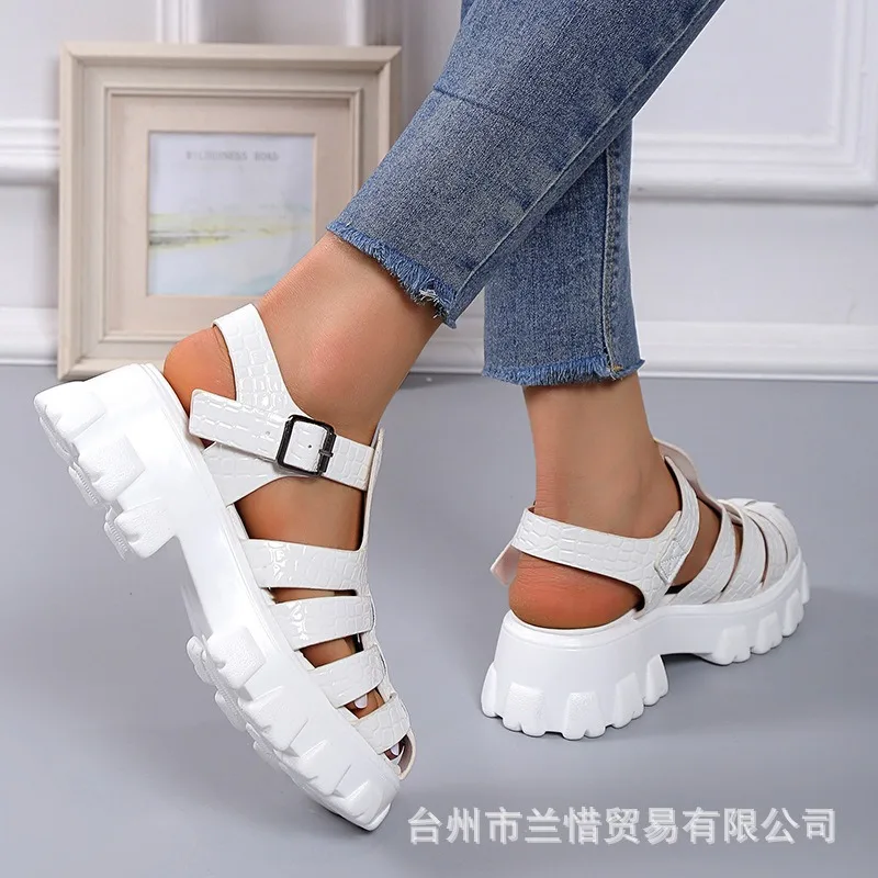 2024 Summer New Baotou Muffin Bottom Sandals Female Selling Large Size Bright Surface Platform Sandals Female