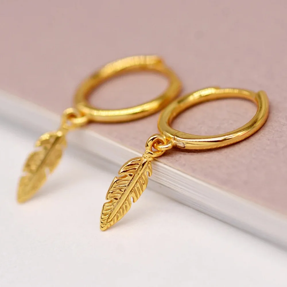 Simple Feather Earbuckle For Women Three-Dimensional Texture Trend Design Personality Exquisite Earrings Girl Daily Wear Jewelry