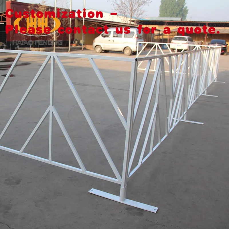 

custom.Custom Portable Safety Road Iron Barricades Fence Traffic Barricade Metal Crowd Control Barrier with Flat Feet