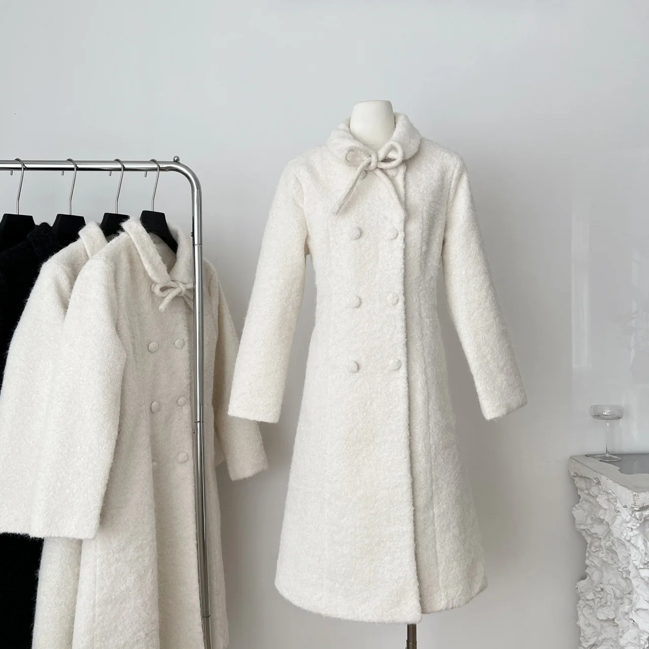 Winter French High-end Thick Long Coat Women's Single-breasted Lapel Woolen Thickened Inner Lining Woolen Coat Trench Coat 2025