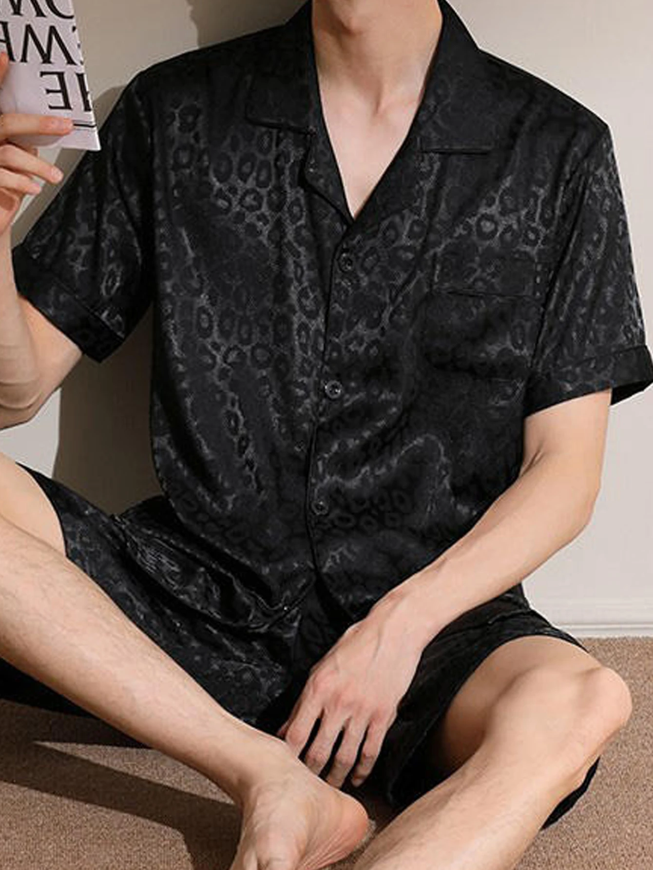 Men\'s pajamas short sleeved summer ice silk home clothing men\'s summer casual thin cardigan can be worn as a set home clothing