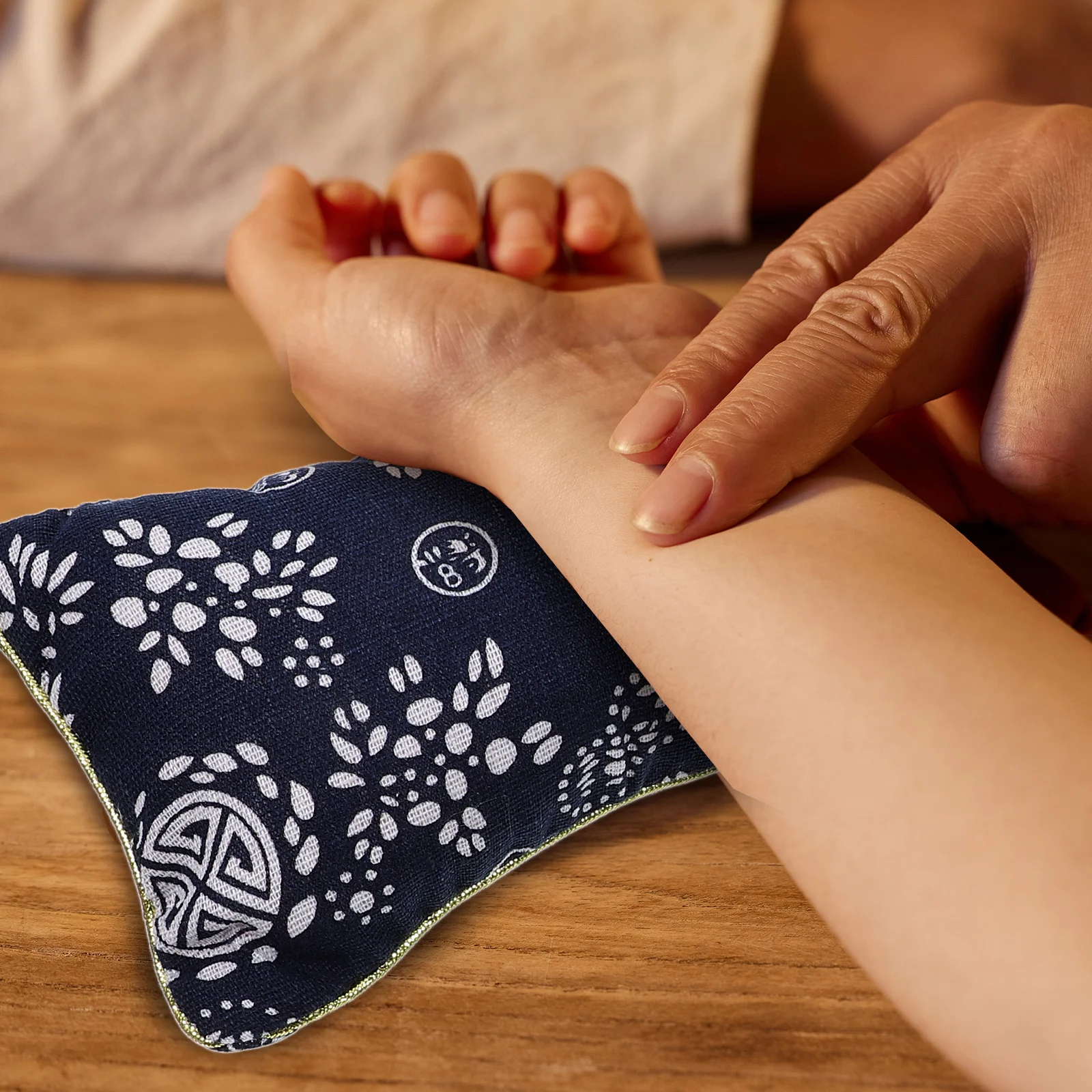 

2Pcs Cotton Pulse Diagnosis Pillows Wrist Support Meridian Stretching Clinics Hospitals Chinese Medicine Centers Affordable