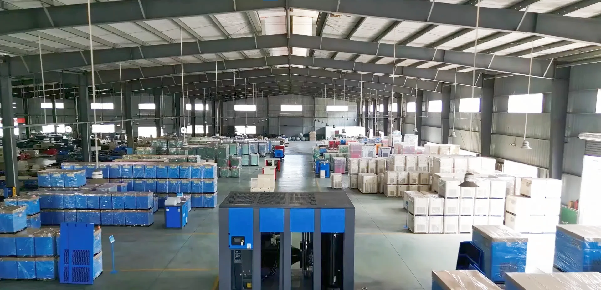 ZAKF Stationary AC Powered Screw Air Compressor 5.5-420HP 3.7-315KW Air Cooled IP23/IP54 Motor Lubricated With Engine & Bearing