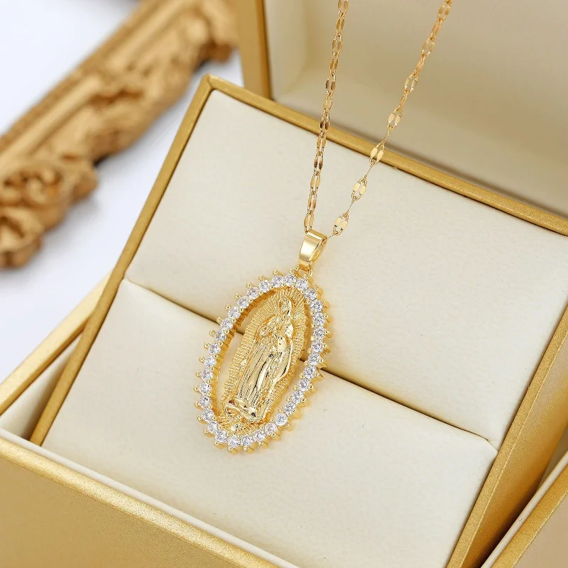 (Copper Micropaved) Exquisite Virgin Mary Portrait Necklace with Zircon Round Pendant for Women
