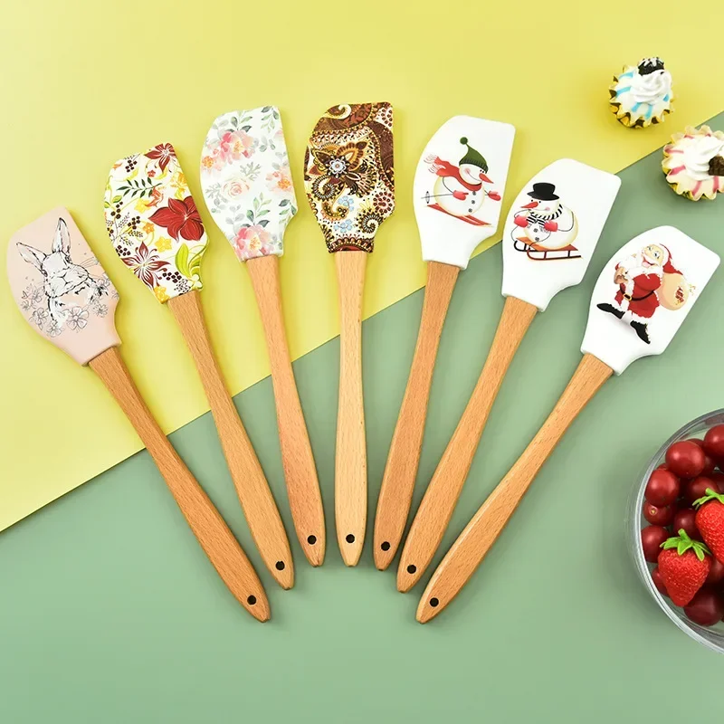 

Creative Pattern Silicone Cream Cake Spatula Wooden Handle Chocolate Pastry Scraper Blenders Bread Butter Spreader Kitchen Tools