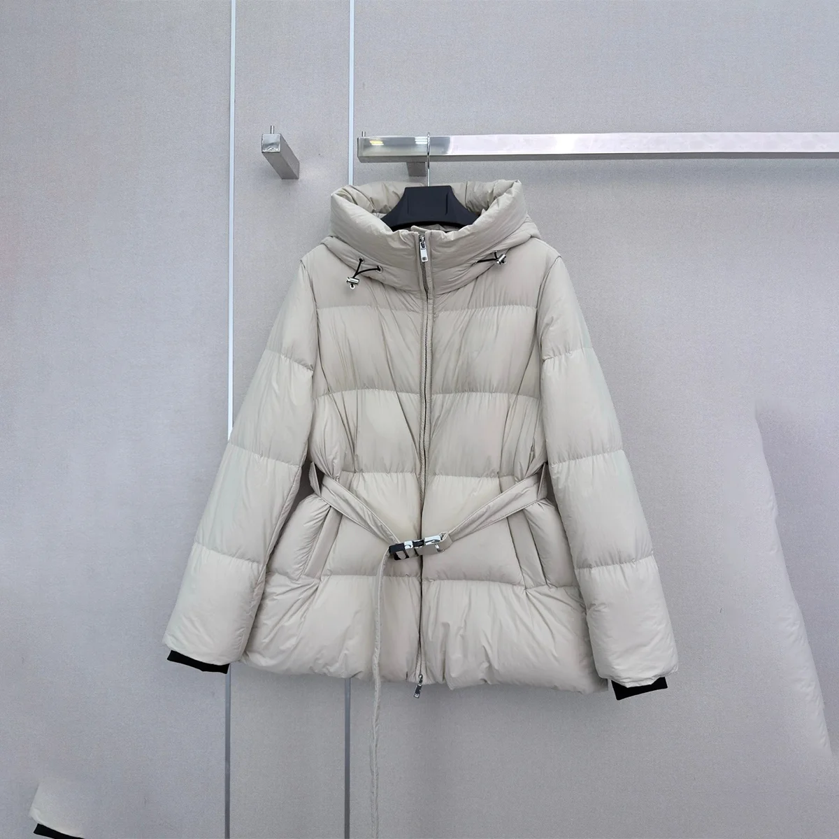 2026 high-quality women's waist belt, waist cinching hood, short down jacket--2026090185