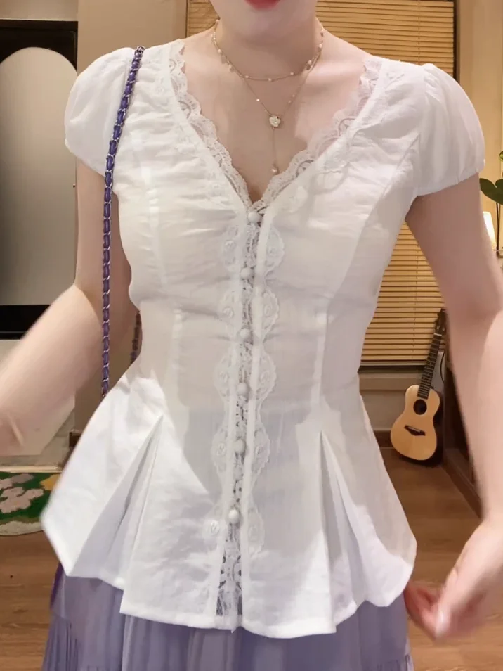 

2025 Summer New Lace Splicing V-neck Shirt with Bubble Sleeves Flesh Covering Shirt Slim Fit Dopamine Top