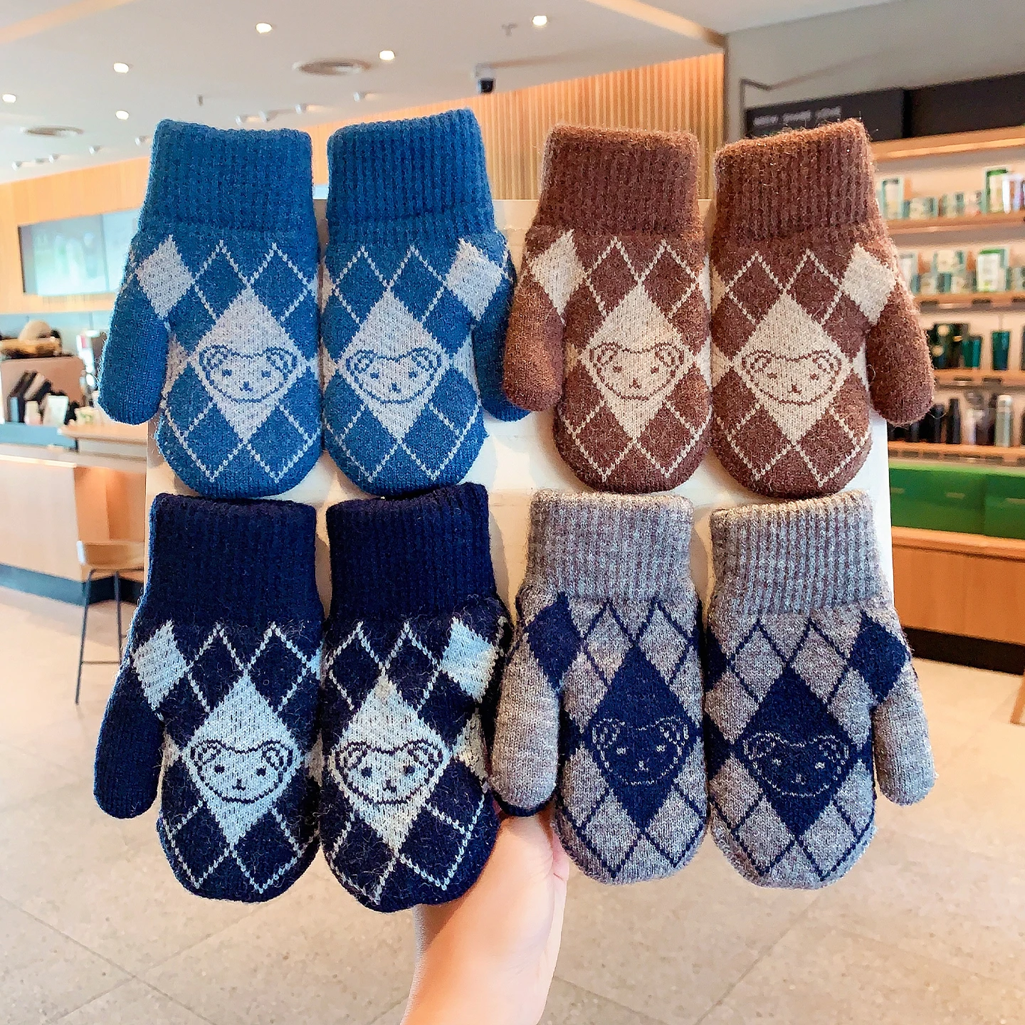 Kinder-Winter-Strickhandschuhe, Fleece-Warm, Argyle-Karo, Einfacher Bären-Jacquard, Dehnbarer Rippenbündsch, Kältebeständig, Vintage-Stil Handschuhe 2026 – Detail 2