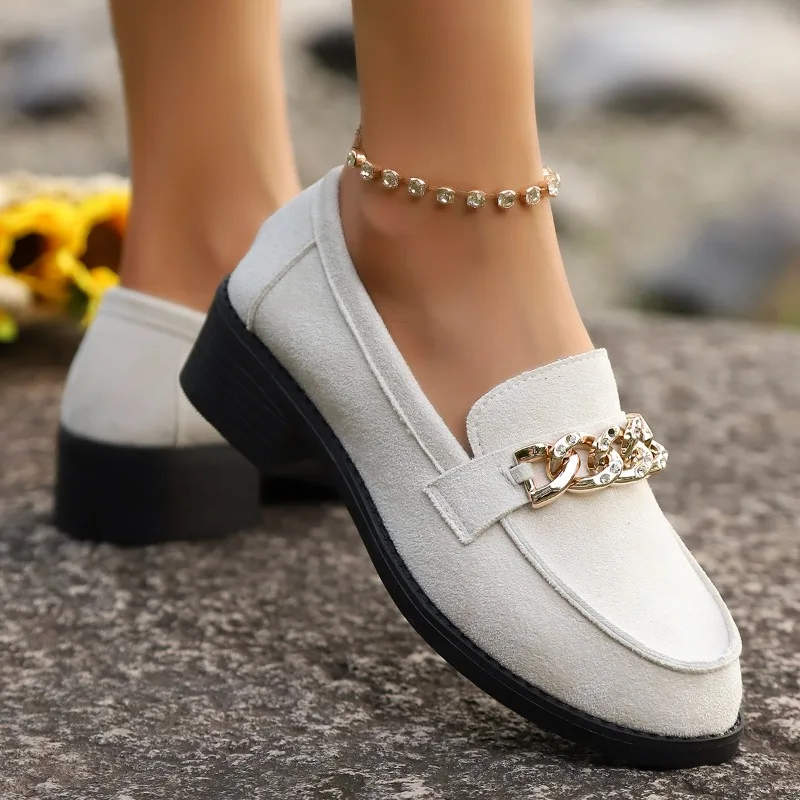 سلسلة ديكور المتسكعون النساء منصة بولي Leather الجلود حذاء كاجوال امرأة الربيع الصيف الراحة الانزلاق على الشقق أحذية مريحة