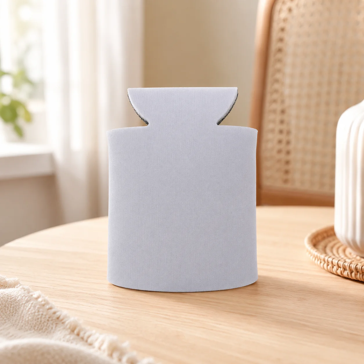 Versatile Insulated Beverage Sleeve Neoprene Can and Bottle Cozy Anti Condensation Grip for Daily Commute
