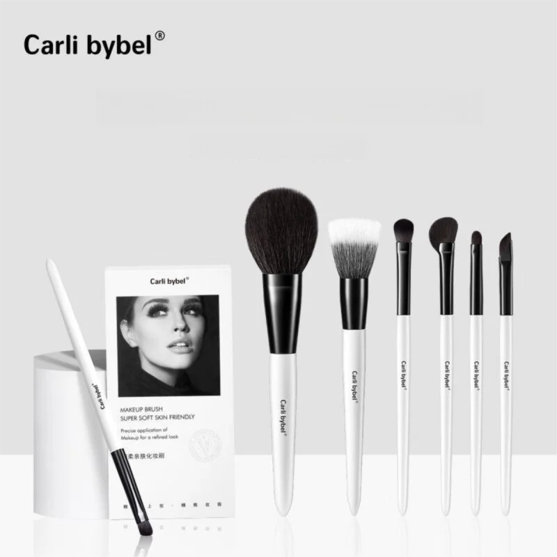 Pinceau à maquillage en laine pour fards à paupières, anticernes, fard à joues, poudre libre et détails des yeux. Le pinceau est super doux et ne perd pas ses poils