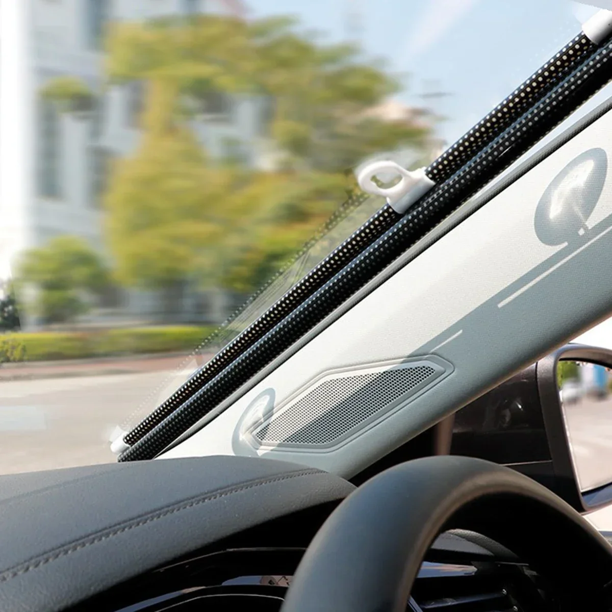 Universal Sunshade Roller Visor Blackout Curtain Shutter Drape Car Windshield Protector with Suction Cup Kitchen Office Supplies