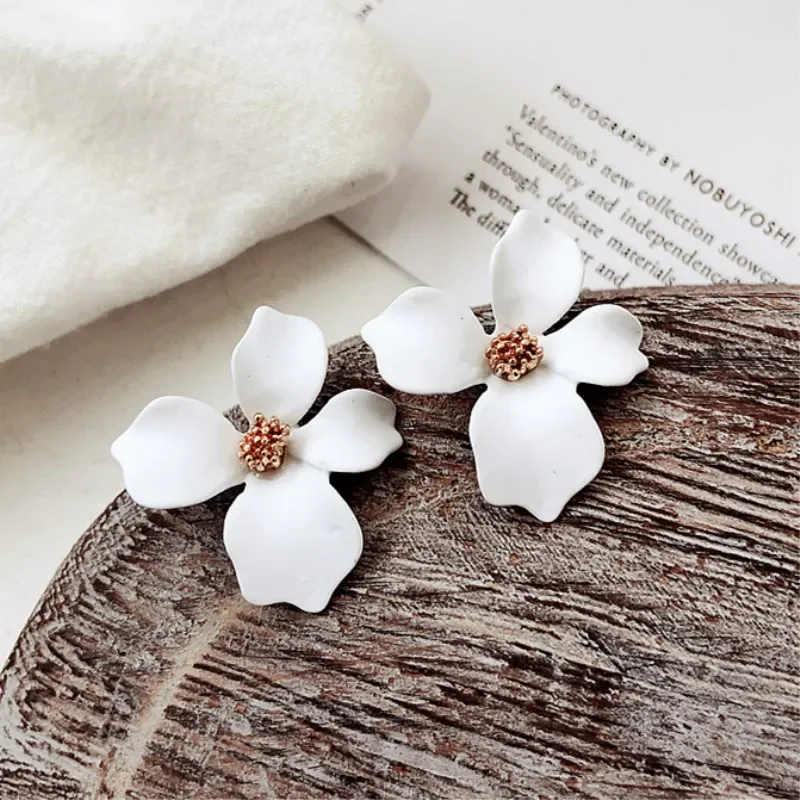 Metal Flower White Painting Women Drop Earrings New Summer Korean Pure White Flower Dangle Earrings Wedding Vacation Jewelry image 3