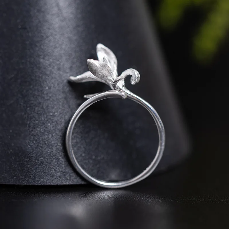 Original modischer Canna-Lilien-Ring, verstellbarer Blumenring, handgefertigter Damen-Schwanzring aus S925-Silber und Mittelfingerring