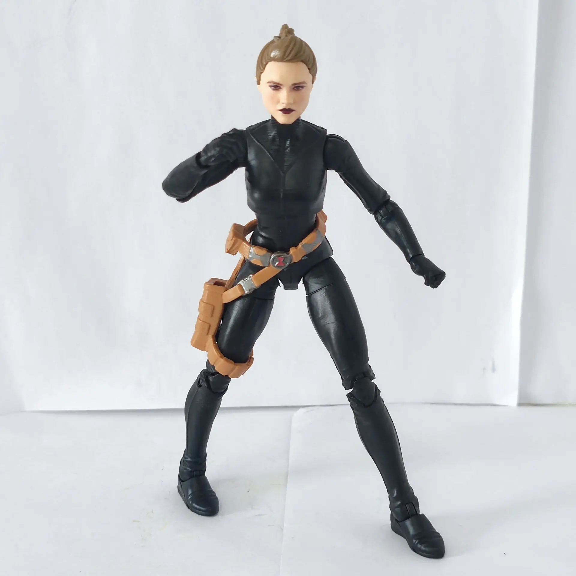 

Marvel Legends Yelena Belova Comic Verion Body With TV Series Версия Голова 6 дюймов Свободная фигурка