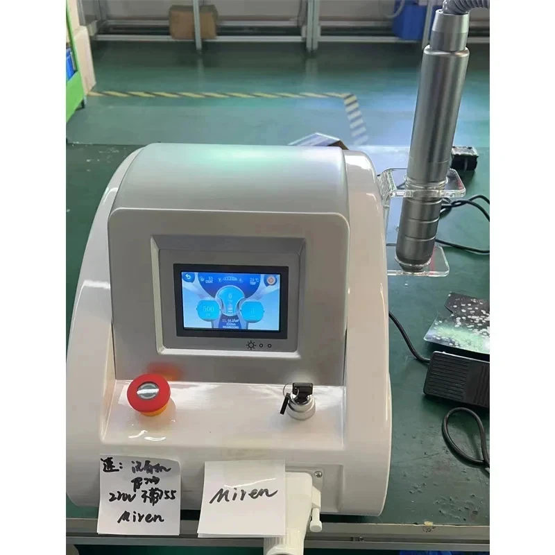 Neue Pico Pikosekunden tragbare Q-Switched Nd Yag Laser 1064 nm 532 nm 1320 nm Carbon Laser Peeling Tattoo Speckle Removal CE Maschine