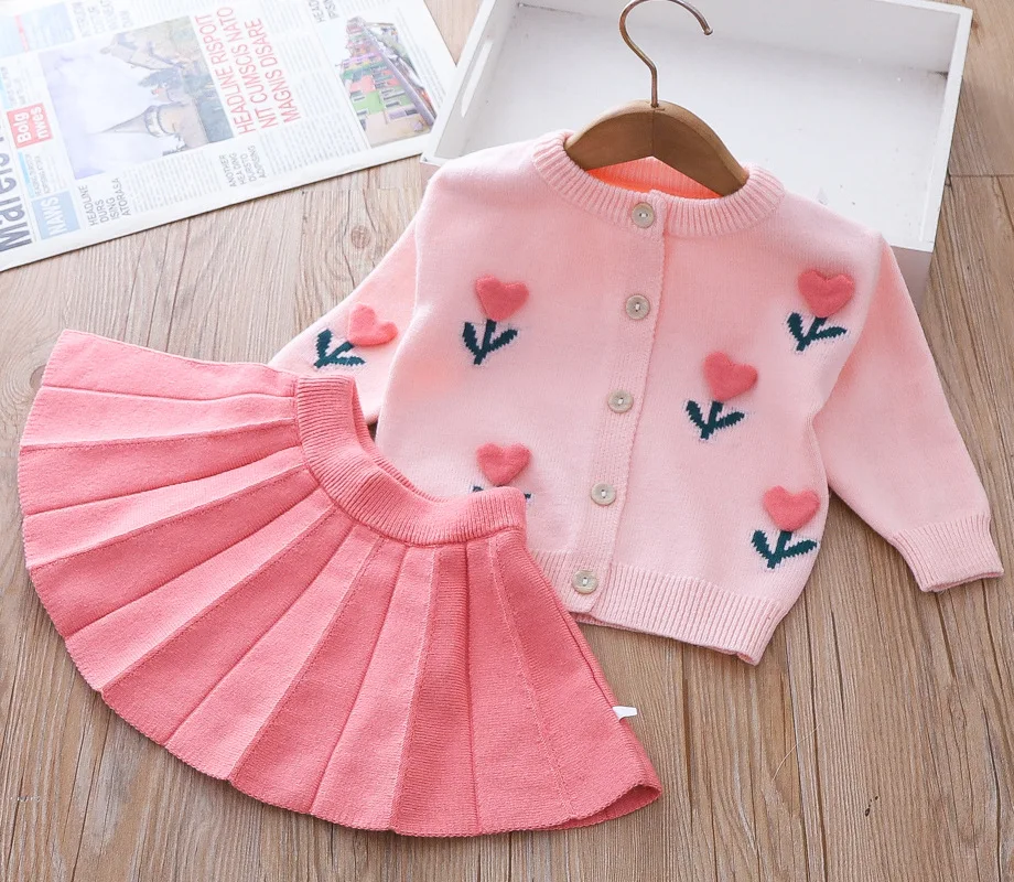 Girl baby clothing set autumn and winter cartoon flower clothing set new children\'s knitted sweet and cute top+pleated skirt set