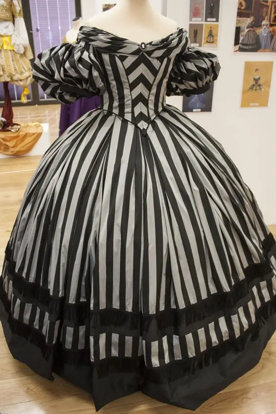 

Historical Vintage High Waistline Victorian Regency Era Rococo Ball Gown Marie Antoinette Baroque Black White Stripes Prom Dress