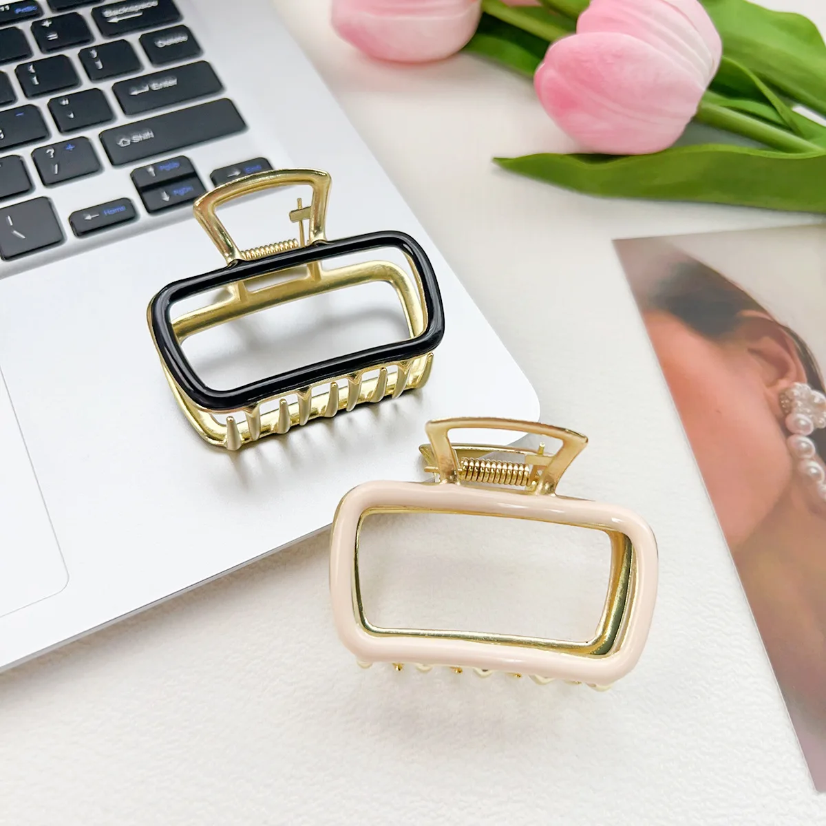 Solid color alloy square hollow hairpin elegant and advanced broken hair ponytail clip simple and versatile shark clip