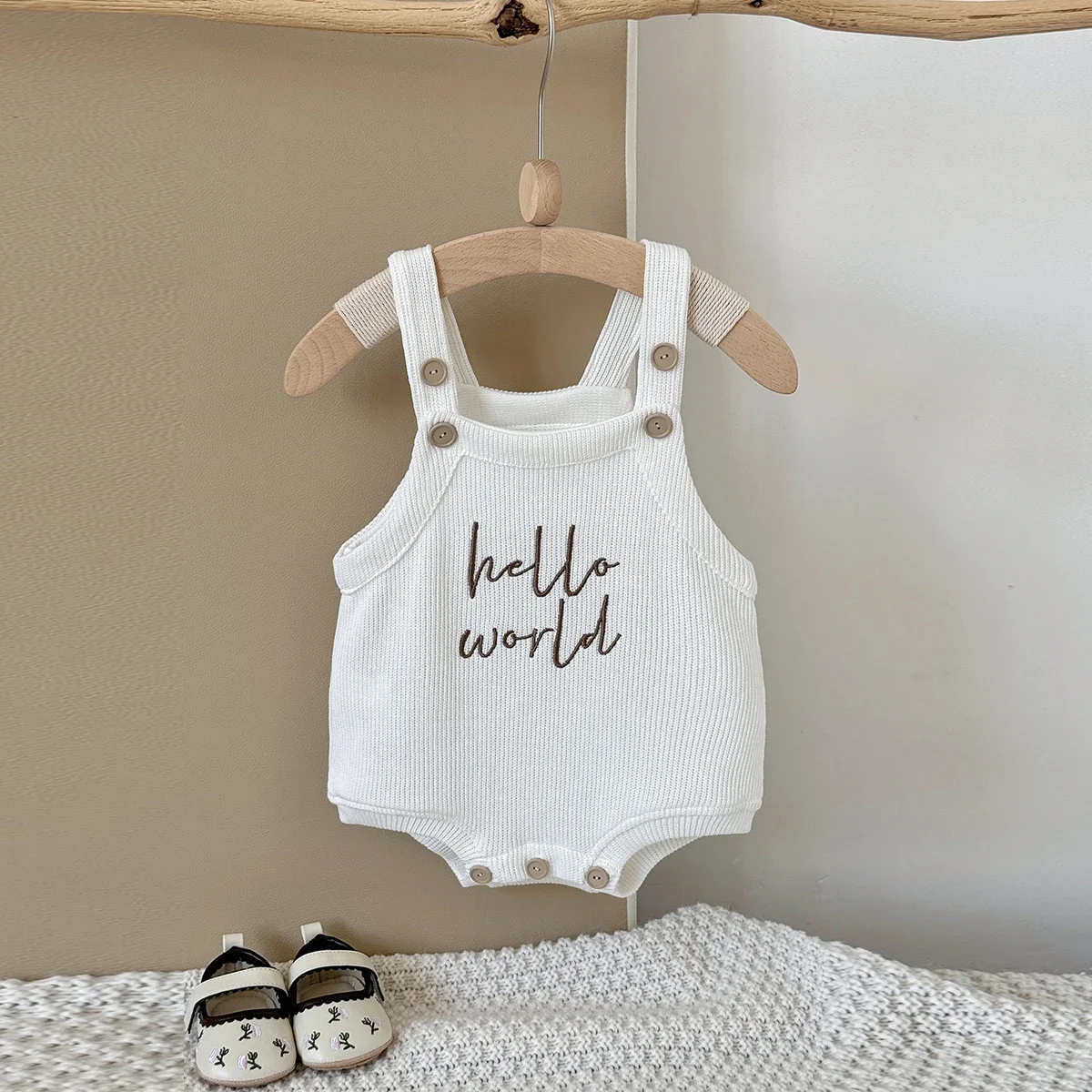 

0-18M Autumn Newborn Infant Baby Girl Romper Casual Sleeveless Overall Cotton English Embroidered Jumpsuit Toddler Baby Clothing